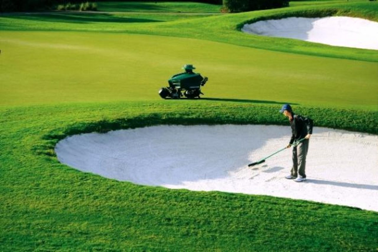 Gräsklippar-robot för golfbanor